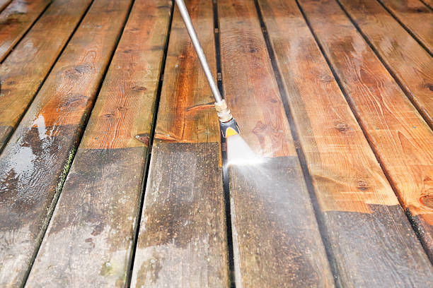 Best Deck Cleaning Services  in Tanglewilde, WA